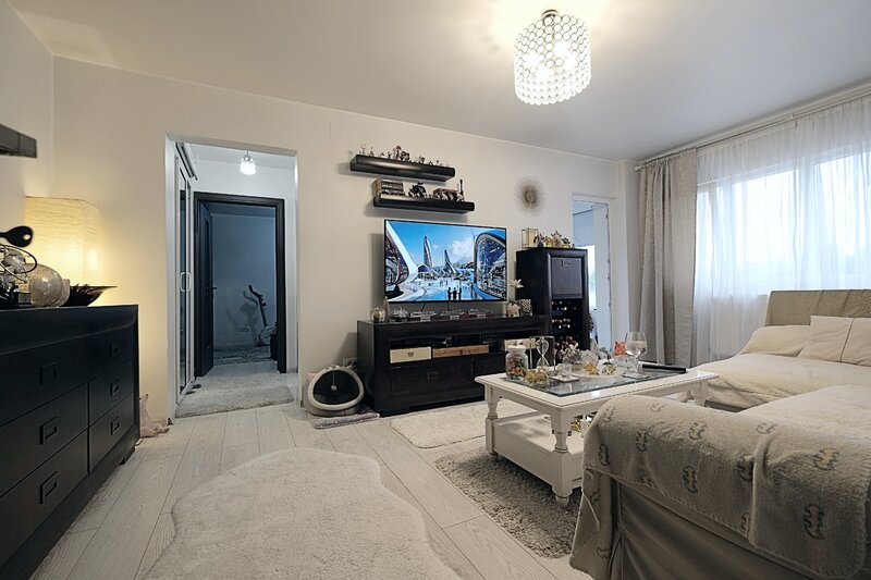 Lacul Tei (stradal), apartament exceptional 2 camere, etaj 3.