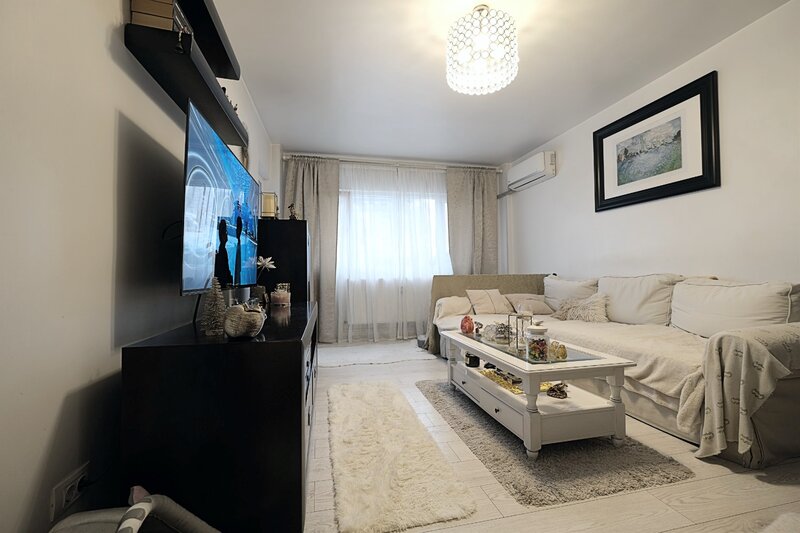 Lacul Tei (stradal), apartament exceptional 2 camere, etaj 3.